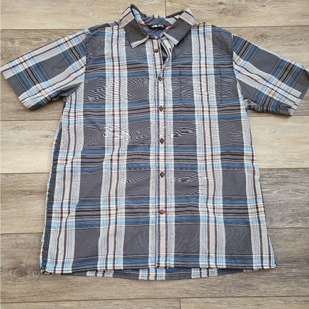 The North Face Plaid Short Sleeve Button Front Shirt Men's med